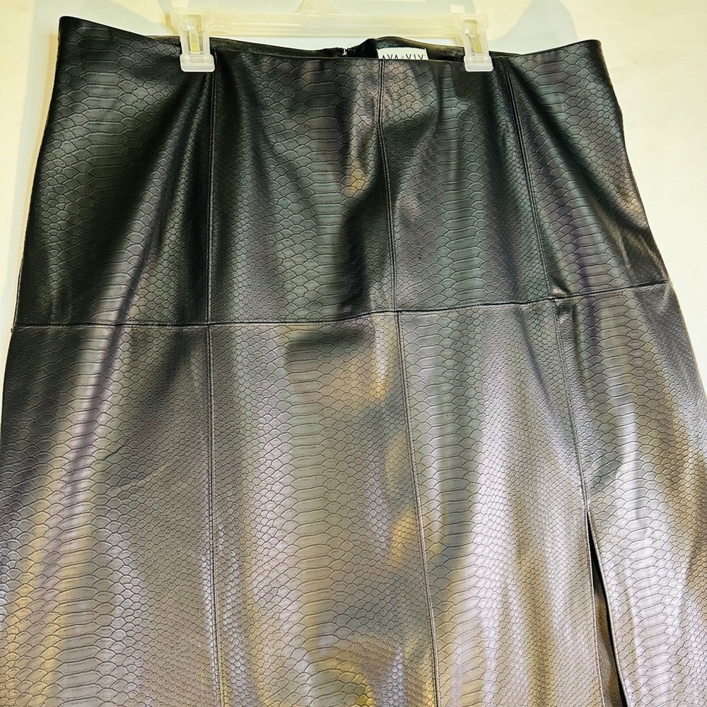 Ava & Viv Womens size 1X Faux Snake Skin Skirt Black - Picture 3 of 7